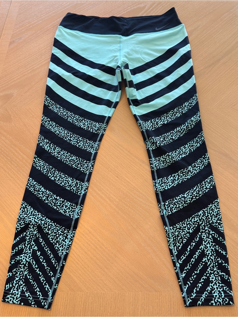 Nike Dri-fit Black & teal Striped Cropped Leggings